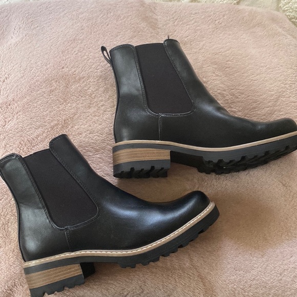 Universal Thread Shoes Universal Thread Celina Chelsea Waterproof